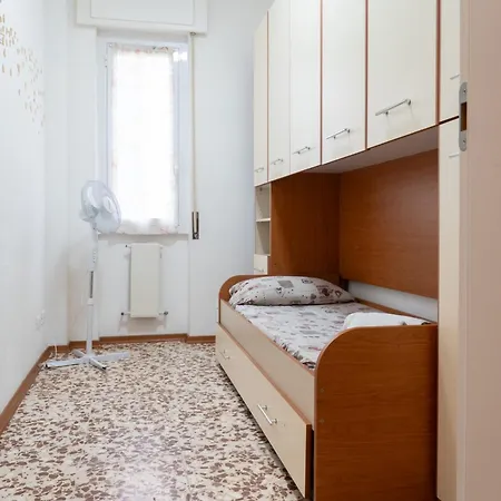Roma 8 Centralissimo شقة